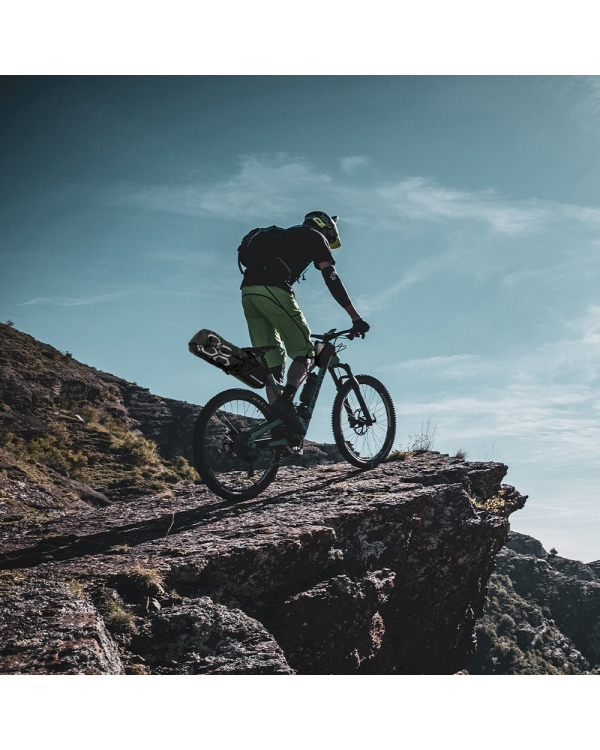 Wozinsky large roomy bicycle bag under the saddle 12 L black (WBB9BK)