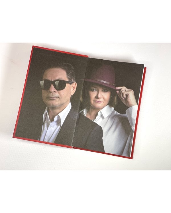 Комплект из 3 книг (Нетворкинг для разведчиков. Как извлечь пользу из любого знакомства. Женщина, которая умеет хранить тайны. Зашифрованное сердце)