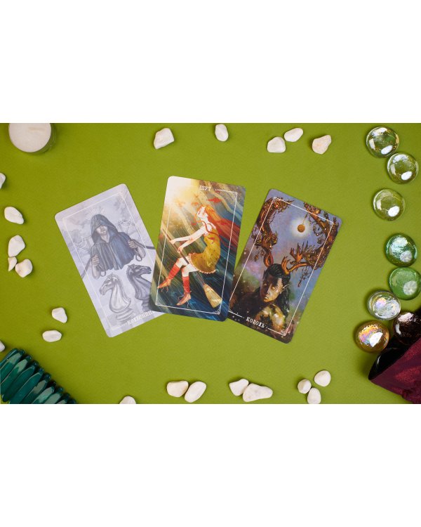 Ostara Tarot. Таро Остары (78 карт и руководство для гадания в подарочном оформлении)