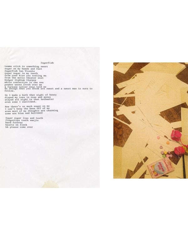 Вайолет, склонившаяся над травою