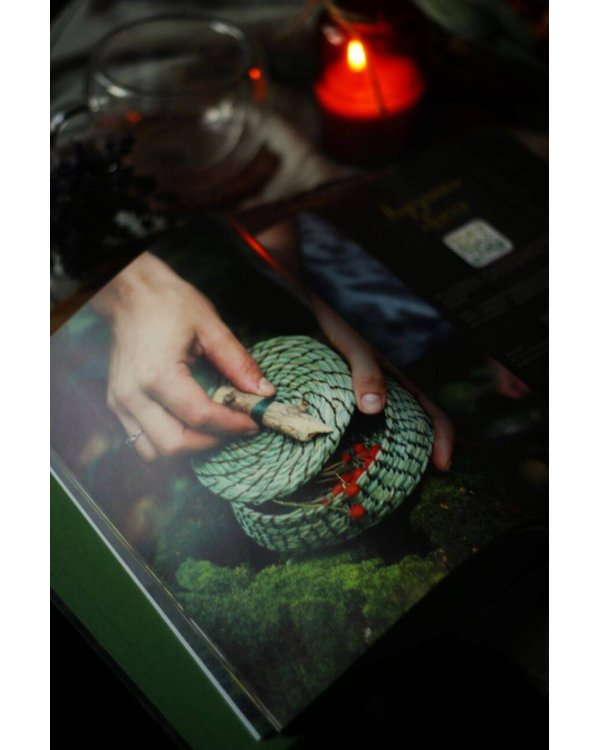 Живые вещи. Книга о создании простых красивых вещей из природных материалов