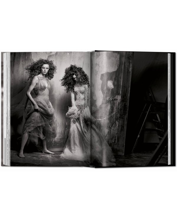 Peter Lindbergh. On Fashion Photography.  Питер Линдберг Фотография моды /Книги на английском языке