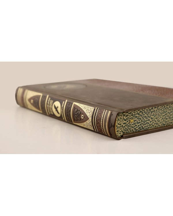 Чингисхан. Верховный властитель Великой степи. Книга в коллекционном кожаном инкрустированном переплете ручной работы с окрашенным и золочёным обрезом