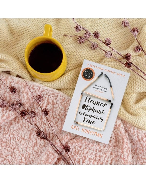 Eleanor oliphant is completely fine (Gail Honeyman) Элеанор Олифант в полном порядке (Гейл Ханимен)/ Книги на английском языке