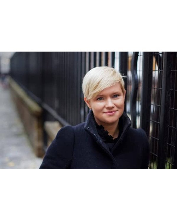 Into the storm (Cecelia Ahern) В бурю (Сесилия Ахерн) /Книги на английском языке