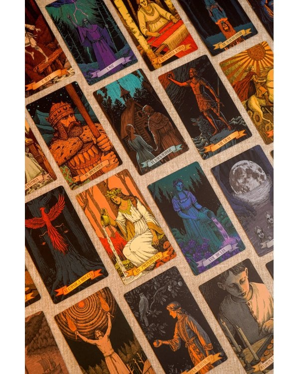 Таро «Древняя Русь». 78 карт и книга по QR-коду