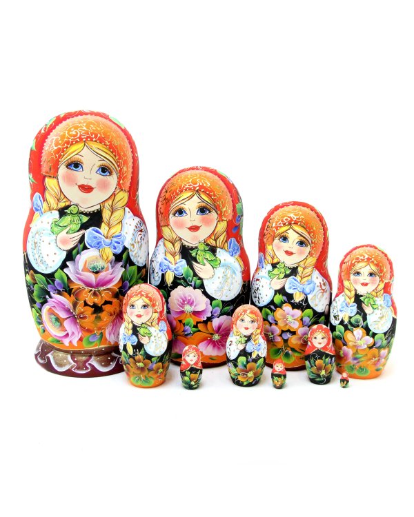 Матрешка Цветы (красный платок) 10м 25см