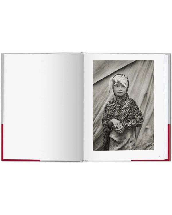 Sebastião Salgado. Children