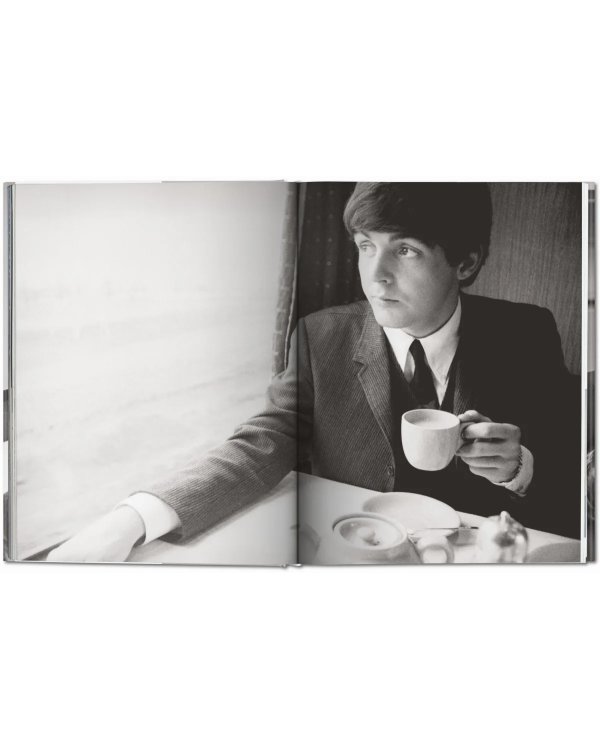 Harry Benson. The Beatles