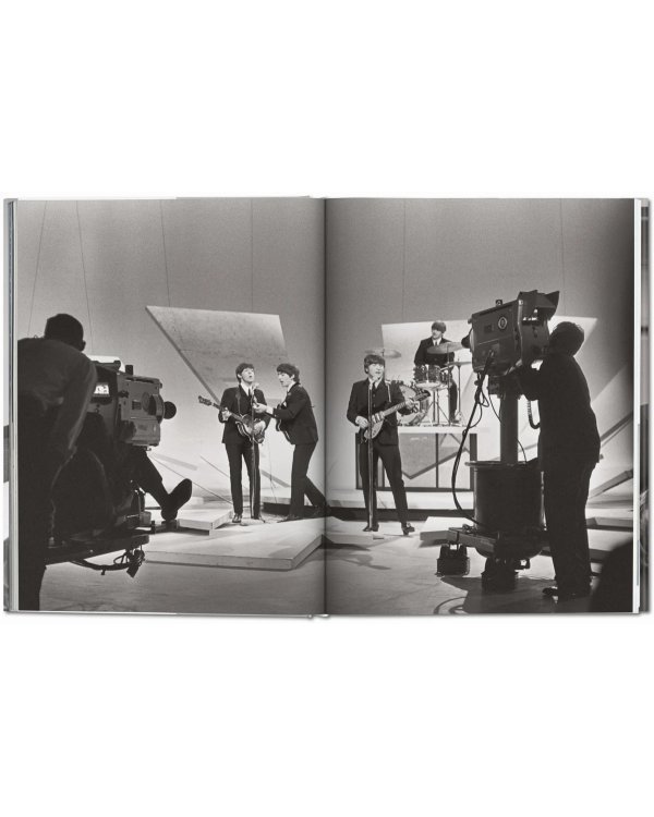 Harry Benson. The Beatles