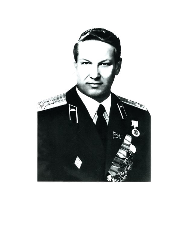 Царь-Борис: из коммунистов в президенты. Биография Бориса Николаевича Ельцина