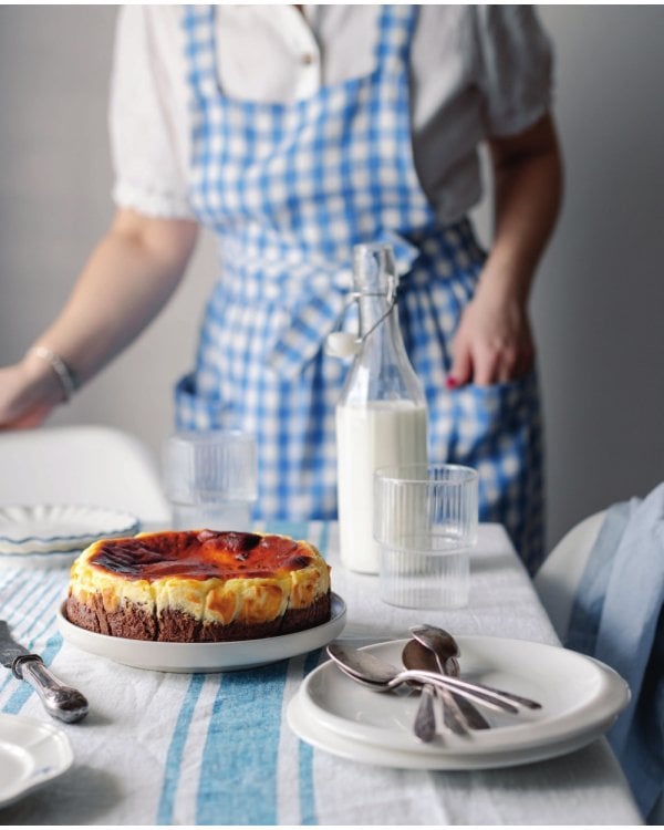 Творог, сдоба и любовь: нежные рецепты для всей семьи: от сырников и запеканок до чизкейка и штоллена