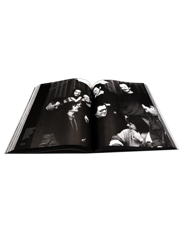 Сокровенные люди. Антон и другие: История мастерской "Сеанс" Антона Харитонова