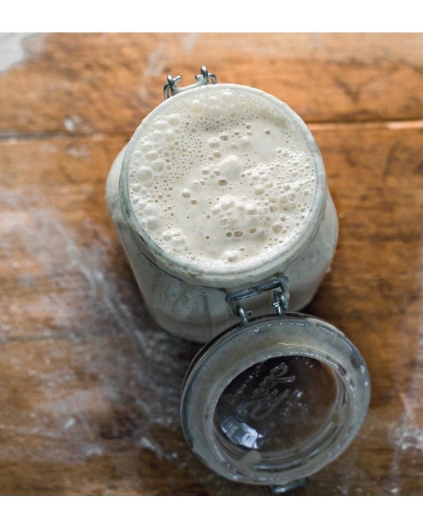 Ремесленный хлеб на закваске. Изумительная домашняя выпечка почти без замеса