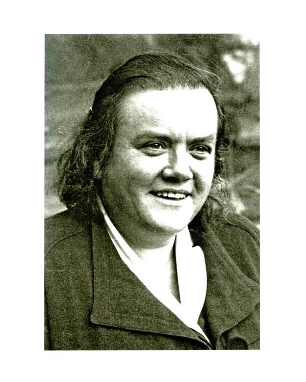 Первый взгляд на Адриенн фон Шпайр 