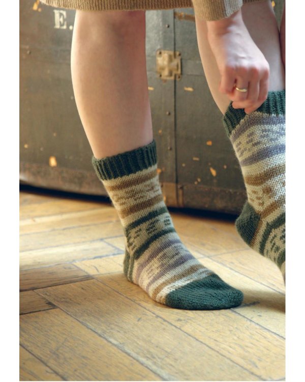 Вяжем НОСКИ снизу вверх: техники, конструкции, проекты для вязания на спицах