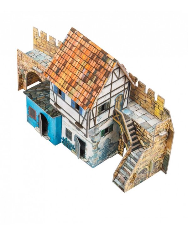 Дом у стены