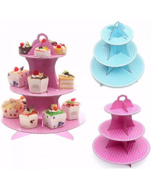 стоят сладости