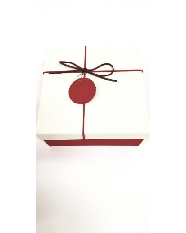 Подарочная коробка 18x18 см  красный / бежевый