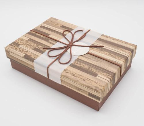 Подарочная коробка дерево темного 29 21 9