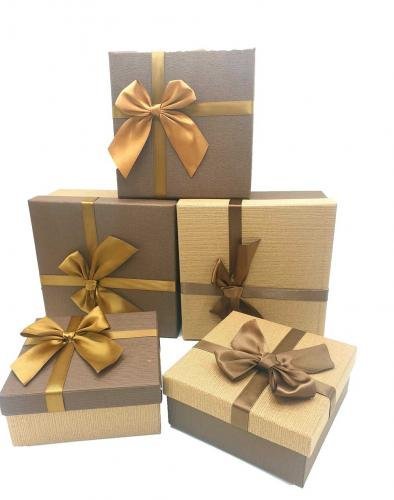 Коричневая подарочная коробка