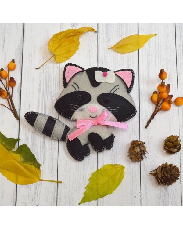 Игрушка из фетра своими руками. Енотик