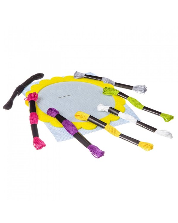 Вышивка на хлопковой канве с рамкой из фетра. Единорожик