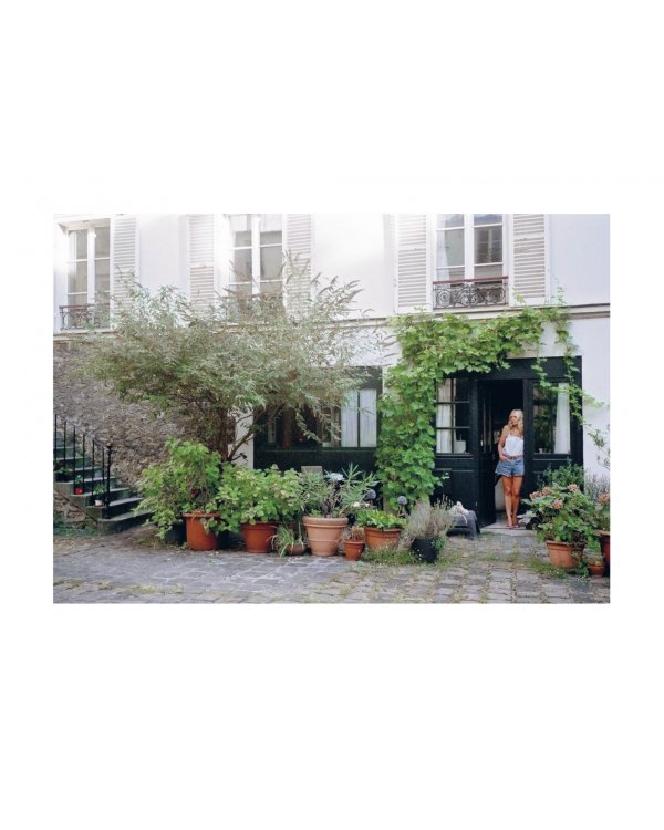 В Париже. 20 женщин о жизни в городе огней