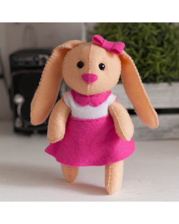 Набор для создания игрушки из фетра Зайка