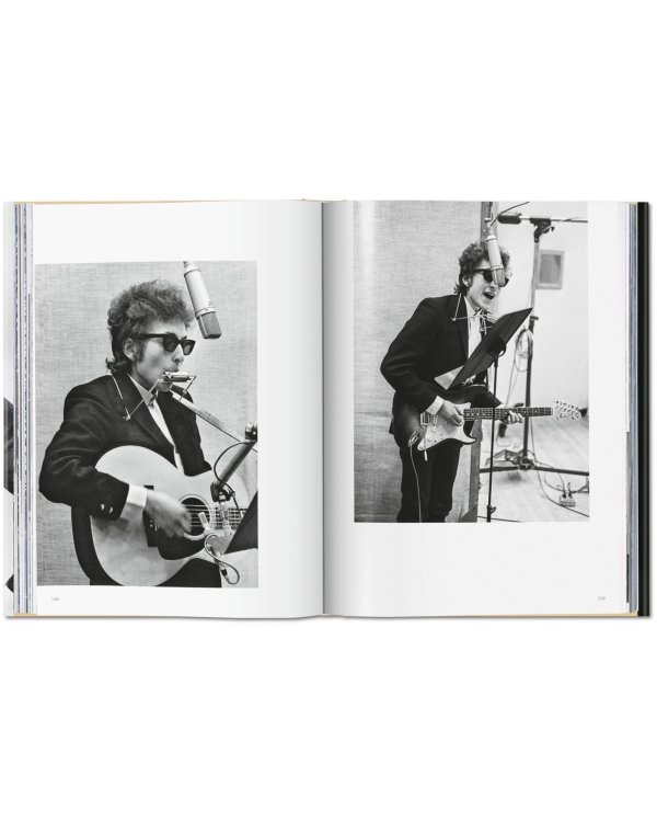 Bob Dylan. A Year and a Day