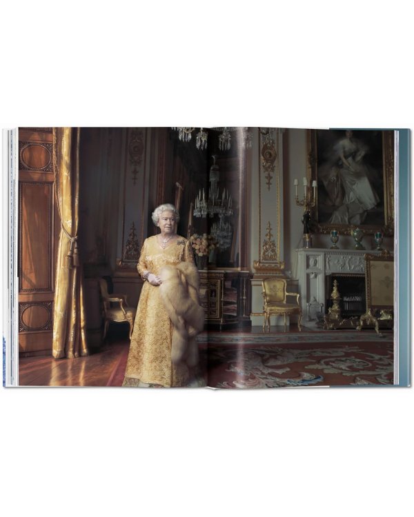 Her Majesty. A Photographic History 1926-2022