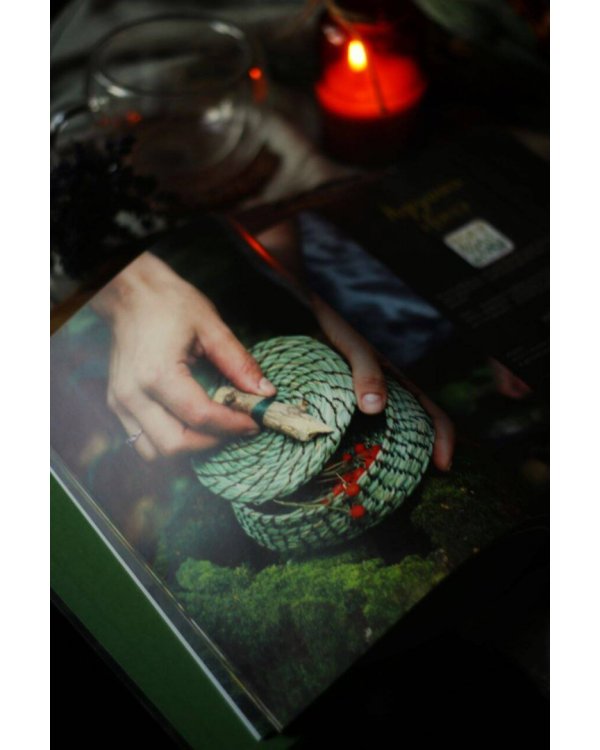 Живые вещи. Книга о создании простых красивых вещей из природных материалов 