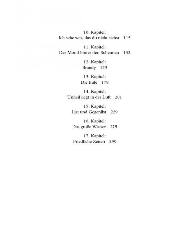 Der Mond hinter den Scheunen