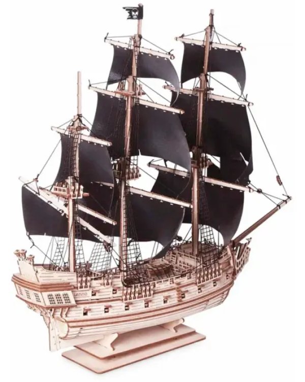 Сборная модель из дерева Пиратский корабль Черное Сердце