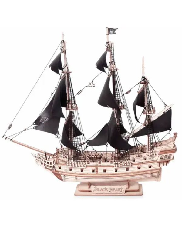 Сборная модель из дерева Пиратский корабль Черное Сердце