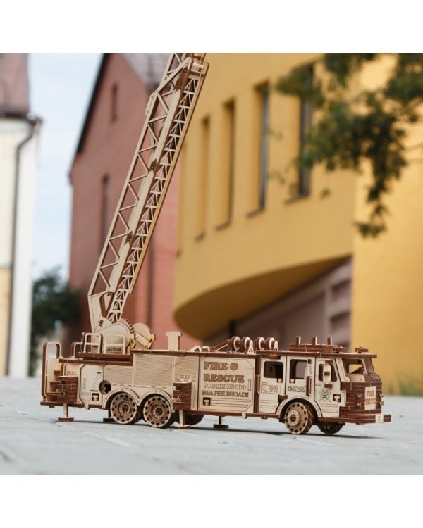 Сборная модель деревянная 3D Пожарная машина с лестницей