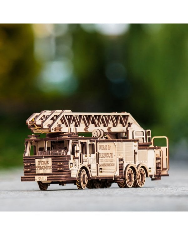 Сборная модель деревянная 3D Пожарная машина с лестницей
