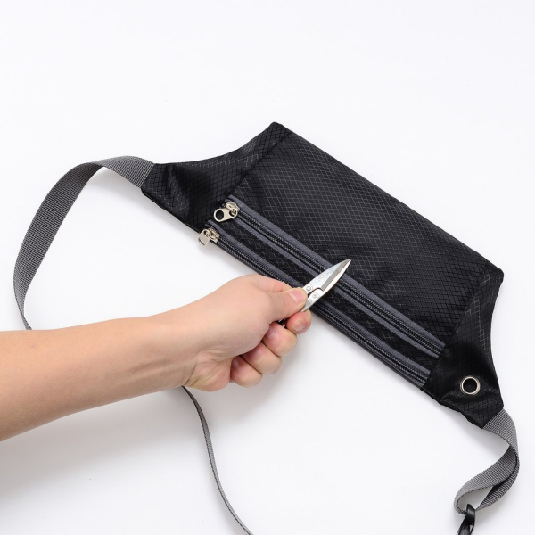 Ultimate Running Belt with headphone outlet  black