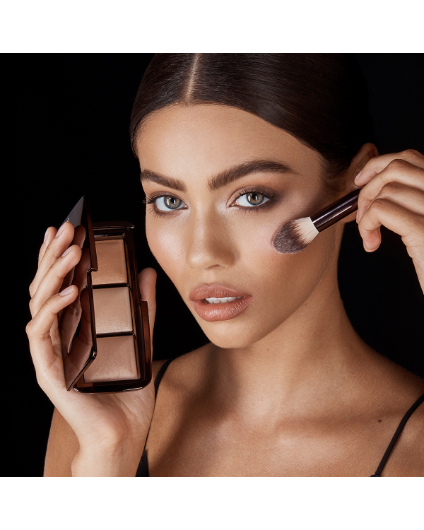 Hourglass Ambient пудра с эффектом сияния -  Volume II