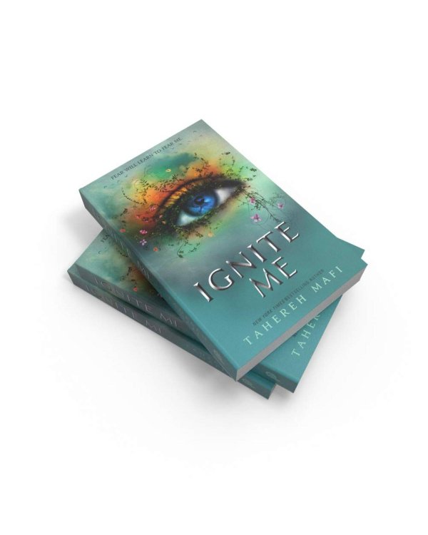Дополнительное изображение книги «Ignite Me (Tahereh Mafi) Зажги меня (Тахира Мафи) / Книги на английском языке»