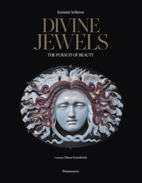 Divine Jewels: The Pursuit of Beauty (Kazumi Arikawa) Божественные драгоценности: в погоне за красотой (Кадзуми Арикава) /Книги на английском языке