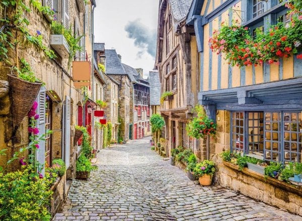 ГОРОД (Рыжий Кот) Алмаз мозаика (блест.) 30х40см,с подр.,с полн.заполн.цв.Уютная узкая улочка.( Арт. AS34017)