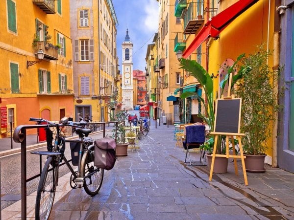 ГОРОД (Рыжий Кот) Алмаз мозаика (клас.) 30х40 см, с подр., с полн. заполн. ( цв.) Узкая яркая улочка ( Арт. AC34015)