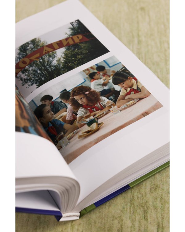 Манюня пишет фантастичЫскЫй роман