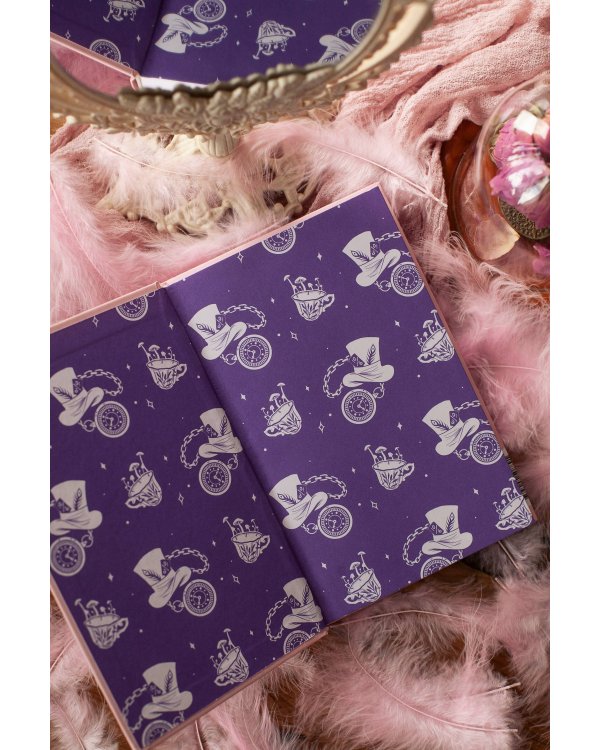 Дополнительное изображение книги «Alice’s Adventures in Wonderland. Вечные истории в оригинале»