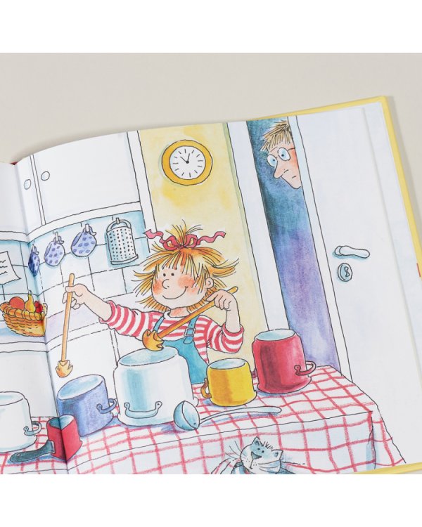 Конни занимается музыкой