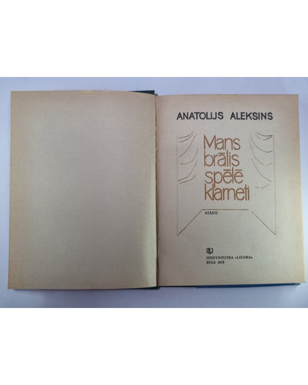 Mans brālis spēlē klarneti