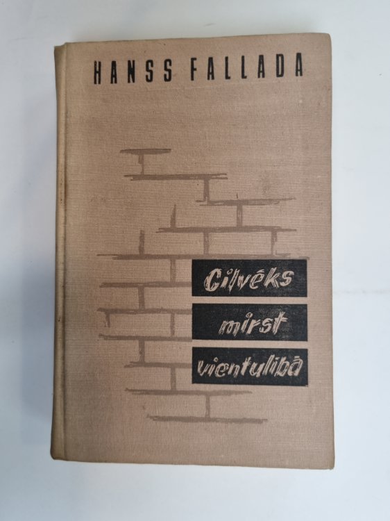 Cilvēks mirst vientulībā