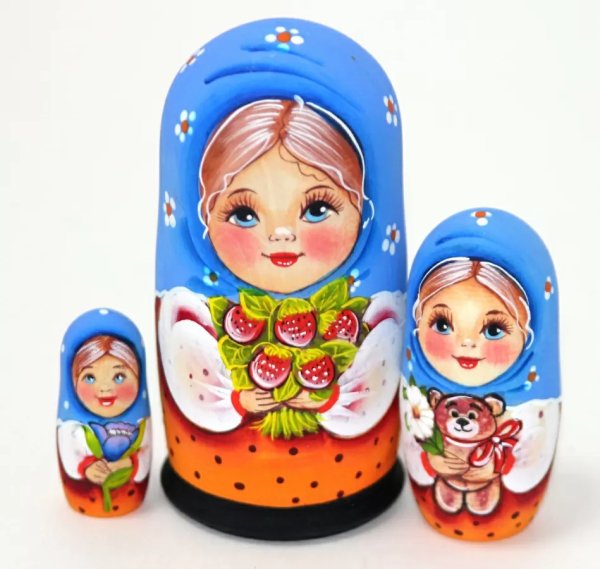 Матрешка Мила с букетом земляники (синяя, оранжевая) 3м11