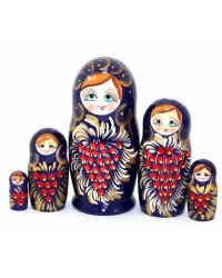 Матрешка гроздь смородины на синем